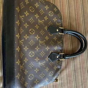 Louis Vuttion Alma PM